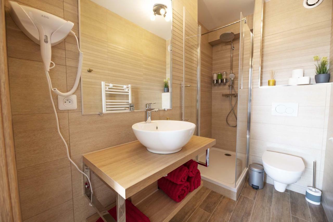 Beausoleil Studio Metro Paris Sud Ле-Кримлен-Бисетр Экстерьер фото
